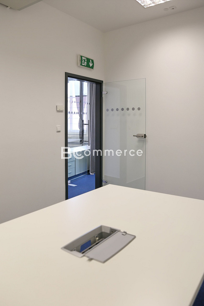 Pronájem kanceláře 149 m² – fotografie 5