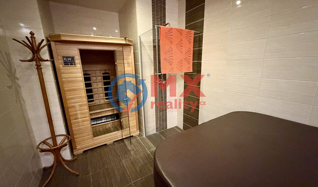 Prodej ubytovacího objektu 2 428 m², Sobotín – náhled fotky 27