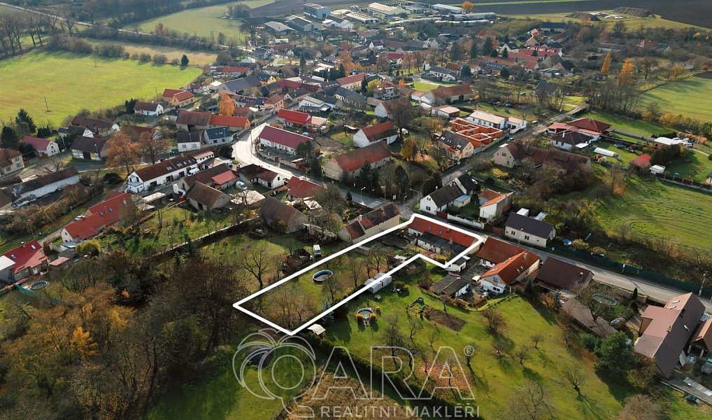 Prodej domu 300 m² s pozemkem 1 482 m², Milovice – náhled fotky 2