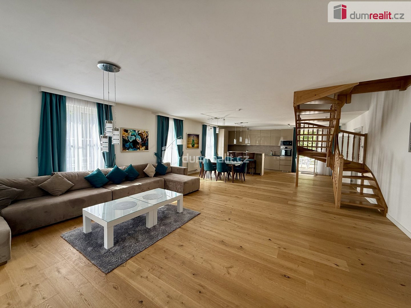 Pronájem bytu 4+kk 240 m²