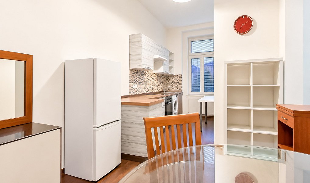 Prodej ubytovacího objektu 70 m², Praha – náhled fotky 2