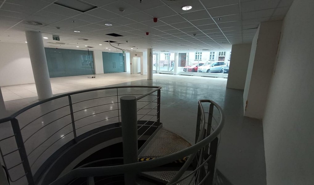 Pronájem obchodních prostor 348 m², Praha – náhled fotky 4