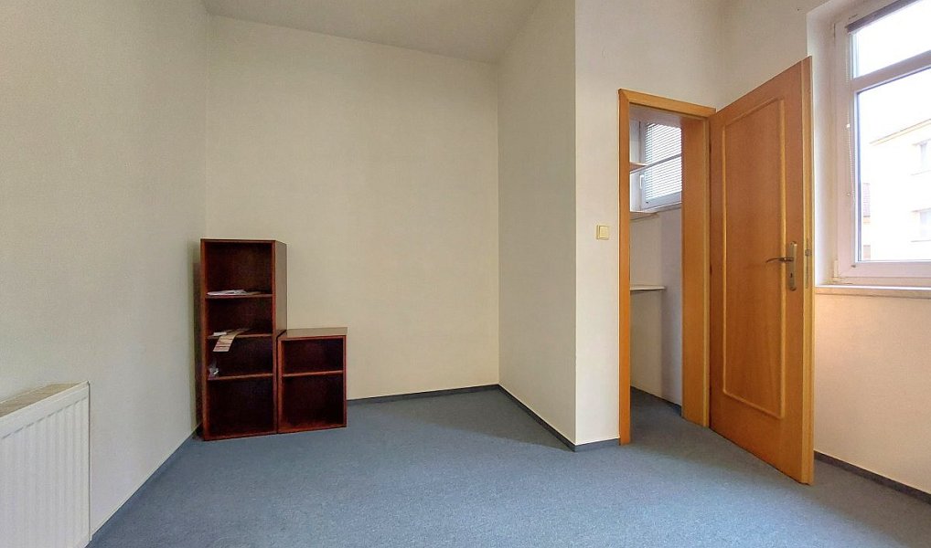 Pronájem bytu 1+1 40 m², Hradec Králové – náhled fotky 3