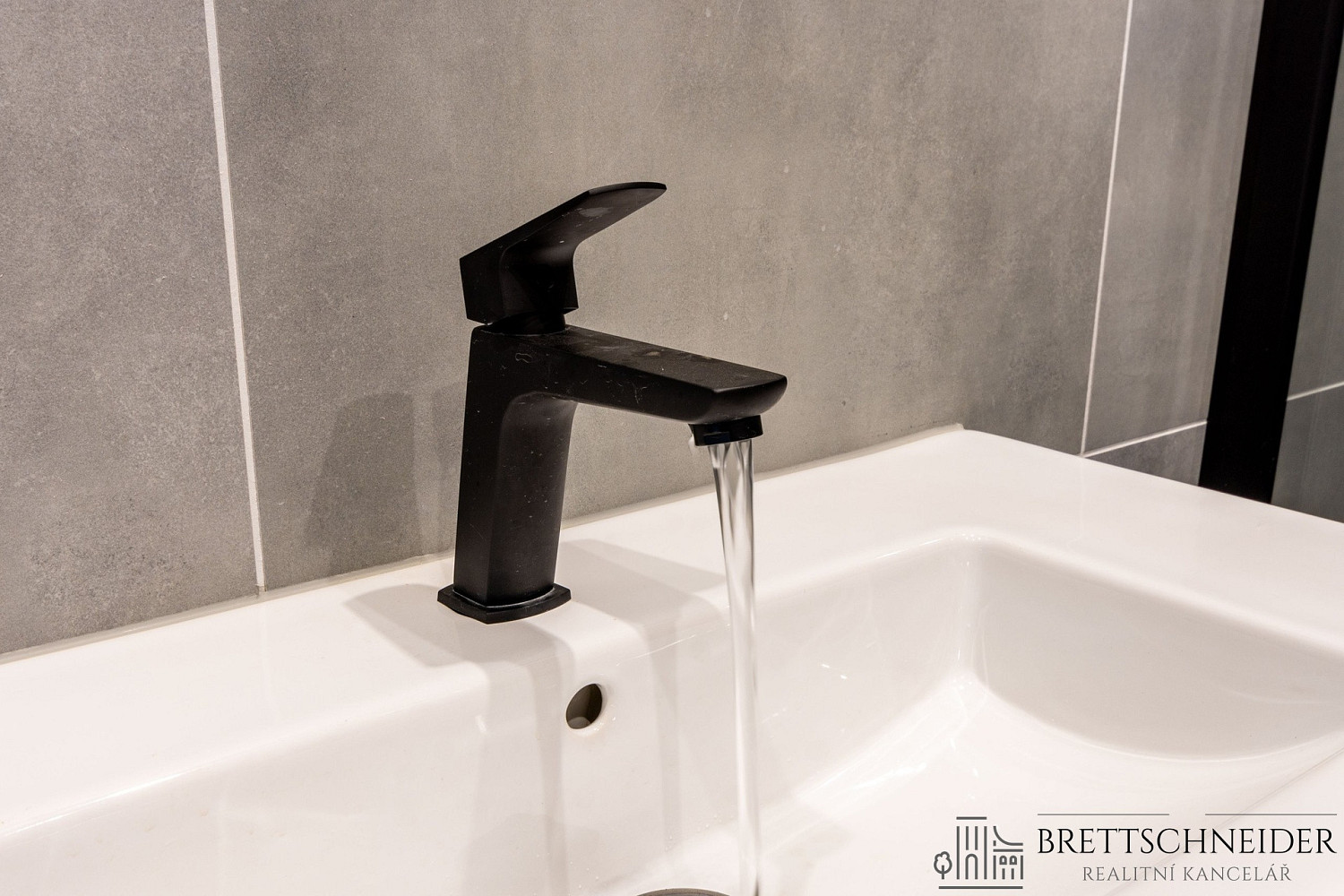 Pronájem bytu 2+kk 45 m² - Widok 4