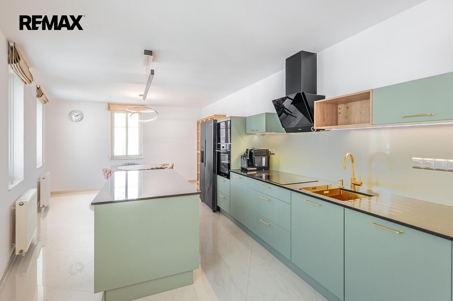 Pronájem bytu 4+kk 149 m² – fotografie 3