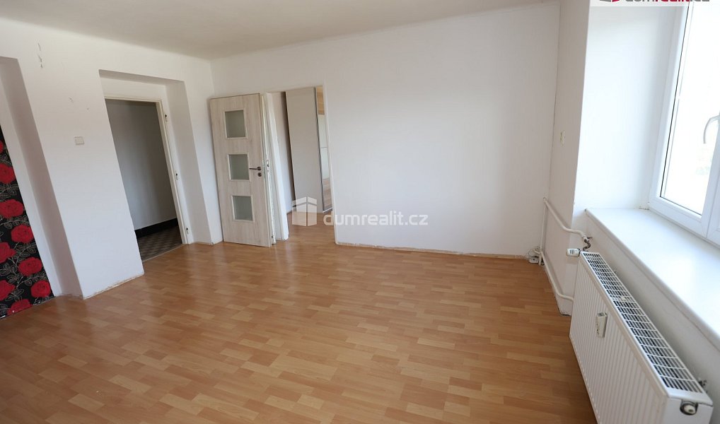 Pronájem bytu 2+1 65 m², Ostrov – náhled fotky 4