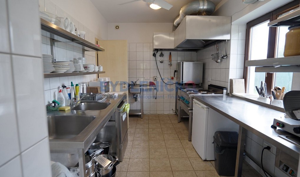 Prodej domu 475 m² s pozemkem 2 453 m², Chlum u Třeboně – náhled fotky 9