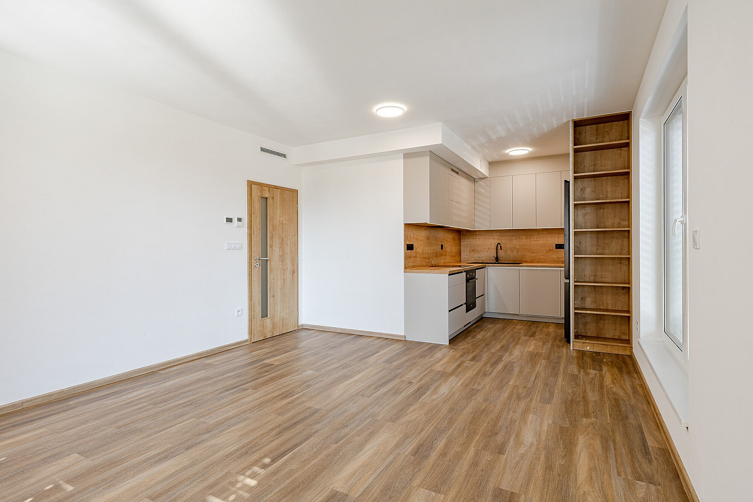 Pronájem bytu 2+kk 62 m² – fotografie 3