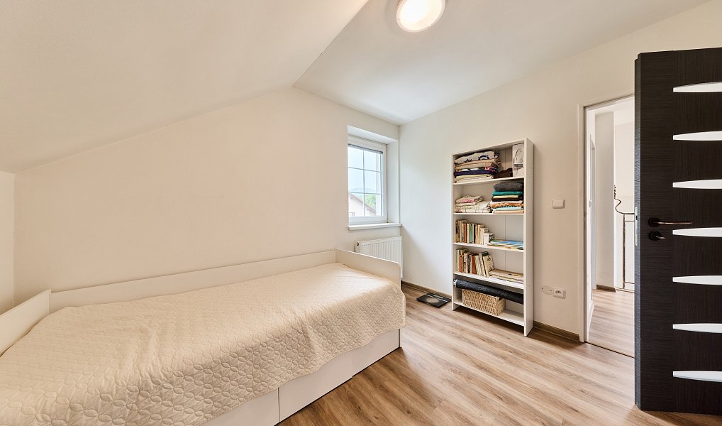 Prodej domu 141 m² s pozemkem 826 m², Mladé Buky – náhled fotky 19