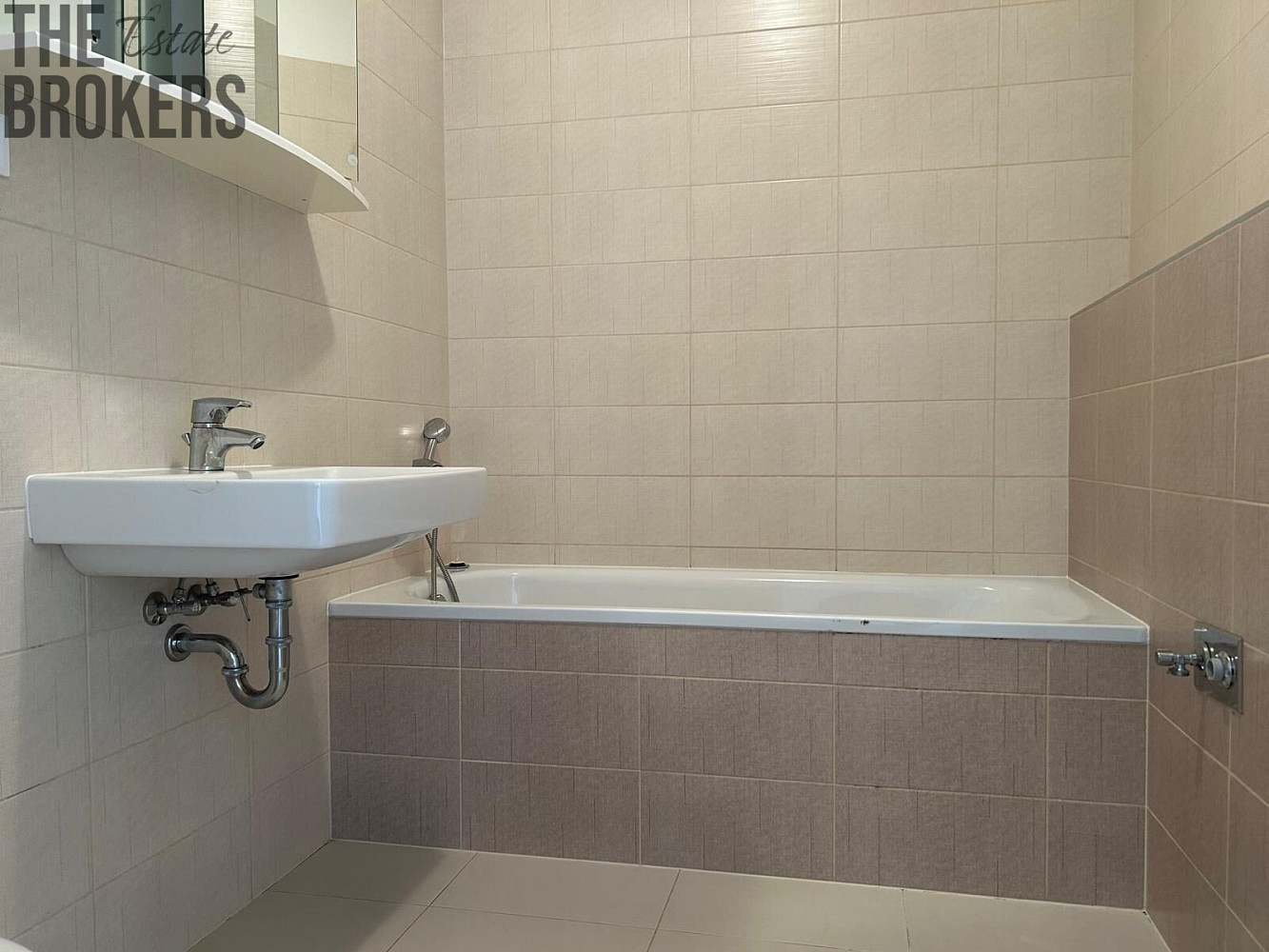 Pronájem bytu 2+kk 49 m² – fotografie 4
