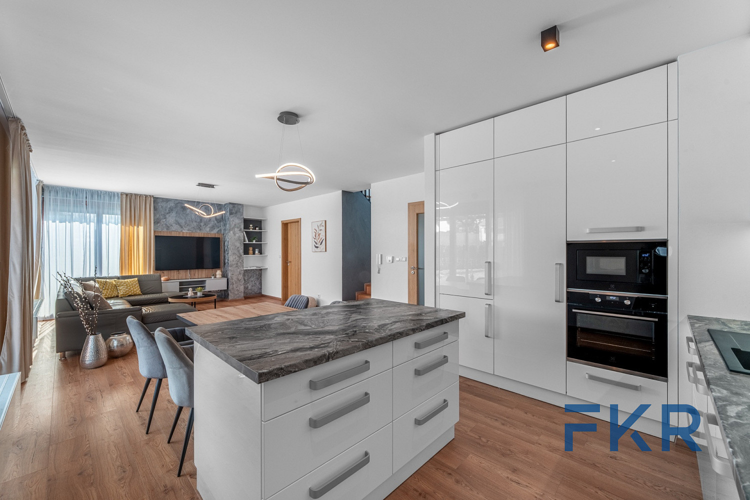Prodej domu 143 m² s pozemkem 389 m² — photo 3