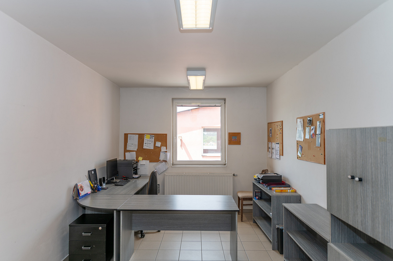 Pronájem kanceláře 200 m² — photo 2
