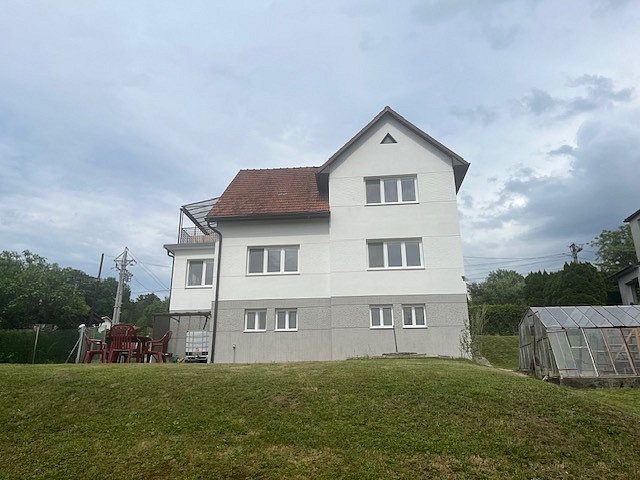 Pronájem domu 170 m² s pozemkem 832 m²