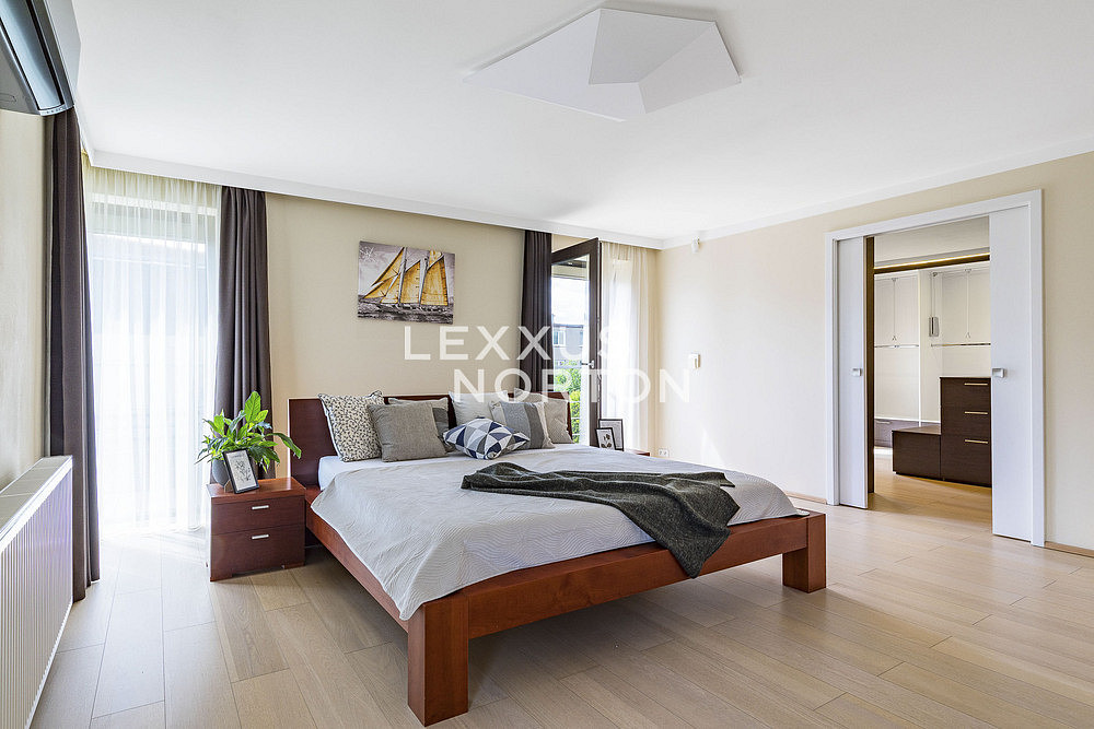 Prodej domu 322 m² s pozemkem 528 m² – pohled 6