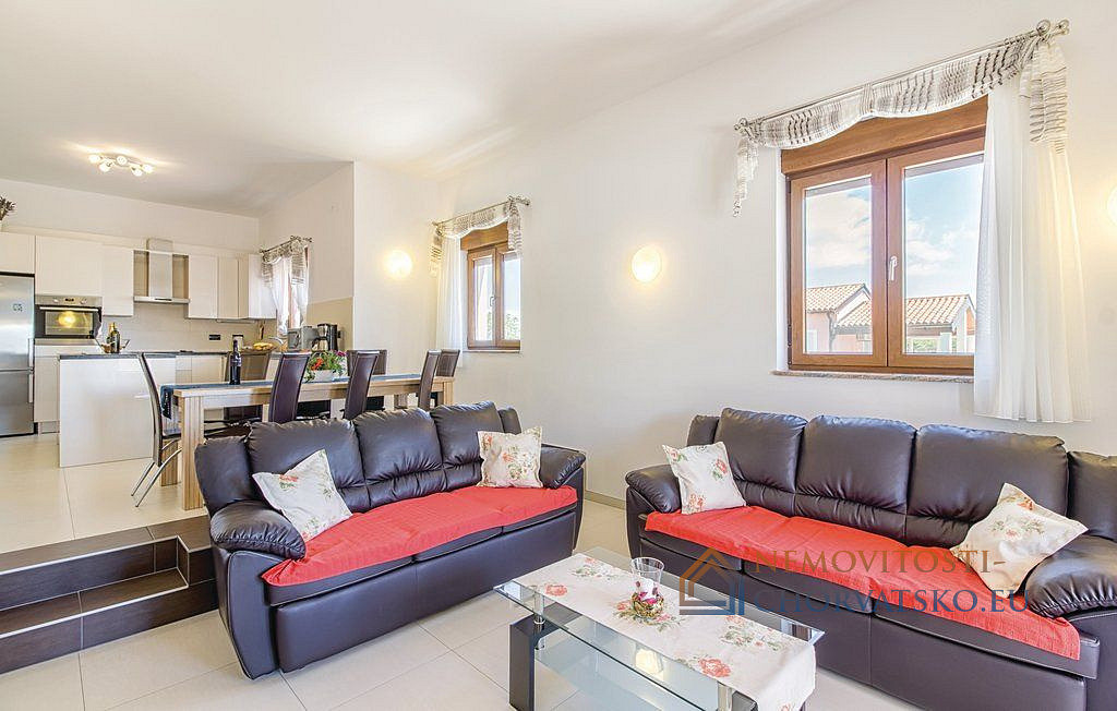 Prodej domu 337 m² s pozemkem 550 m² - Prikaz 4
