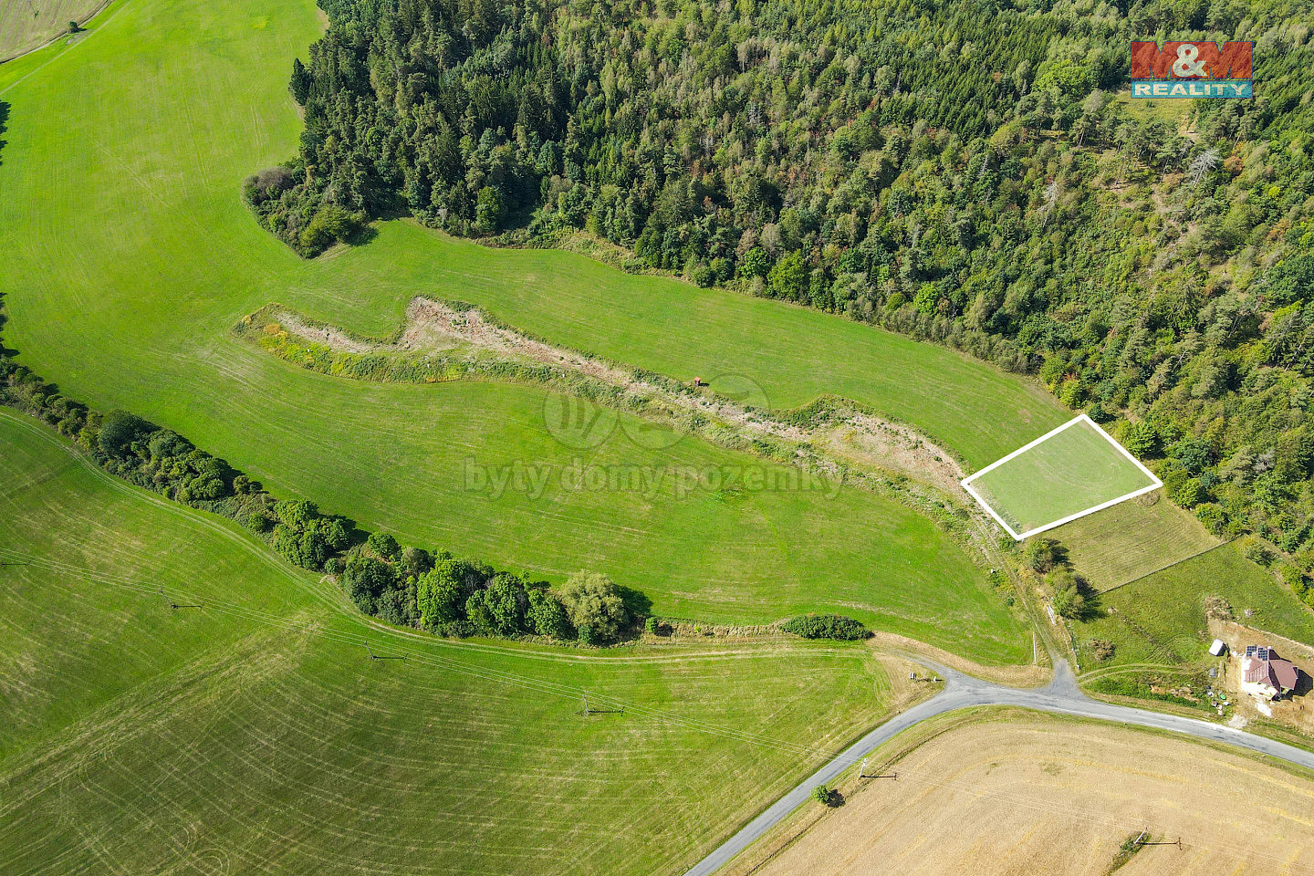 Prodej stavebního pozemku 1 607 m²