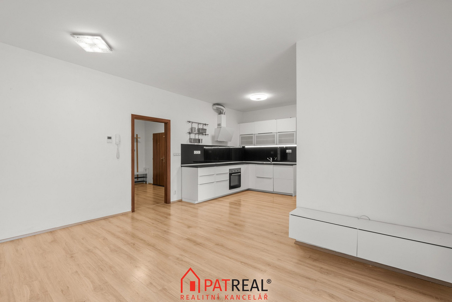Pronájem bytu 2+kk 121 m² — photo 4