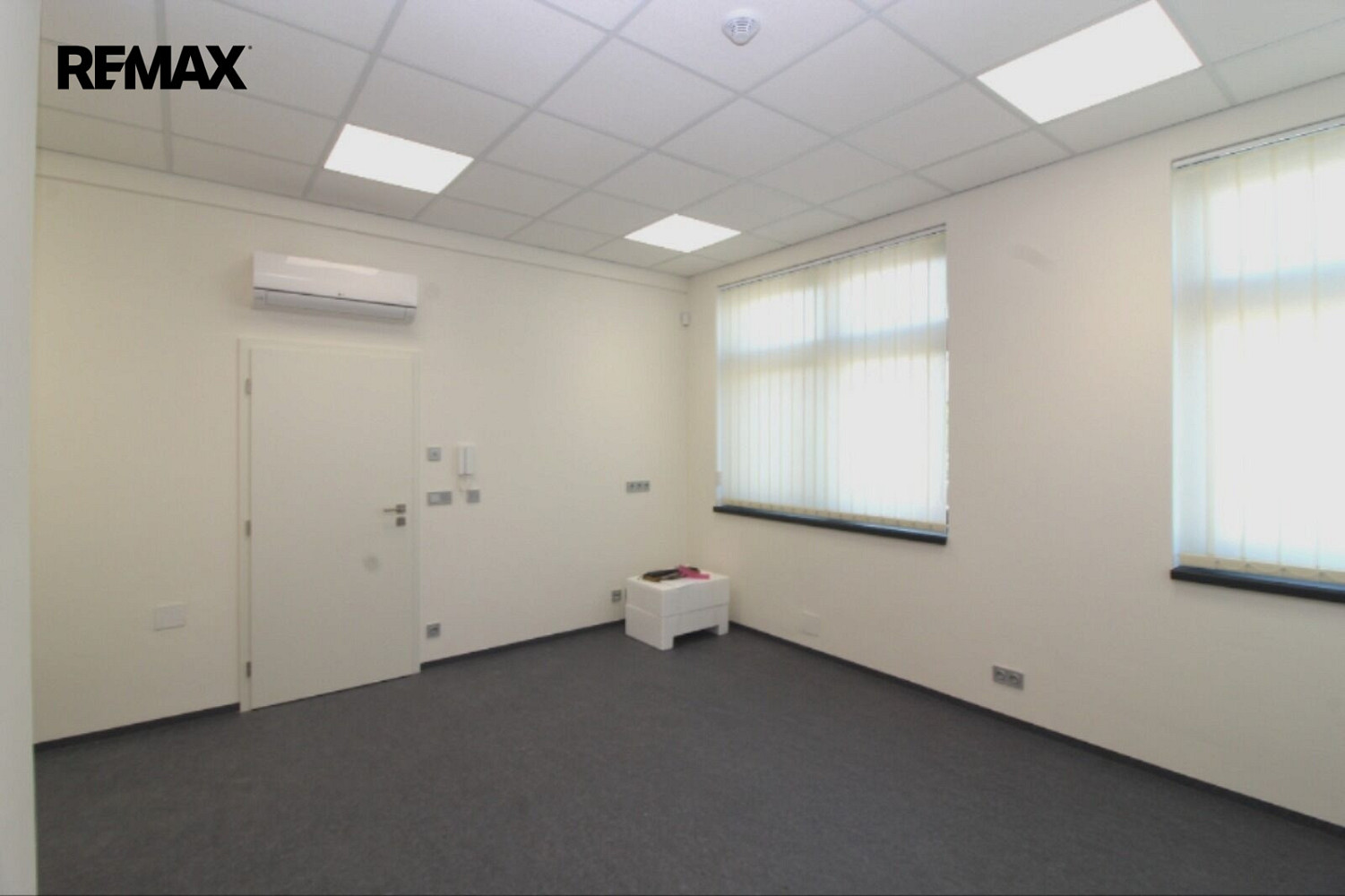 Pronájem komerčního objektu (jiného typu) 20 m² – fotografie 2