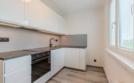 Prodej bytu 1+1 36 m², Chmelová, Praha 10 - Záběhlice