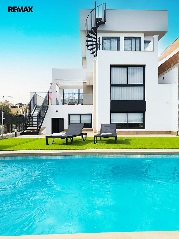 Prodej domu 199 m² s pozemkem 300 m²