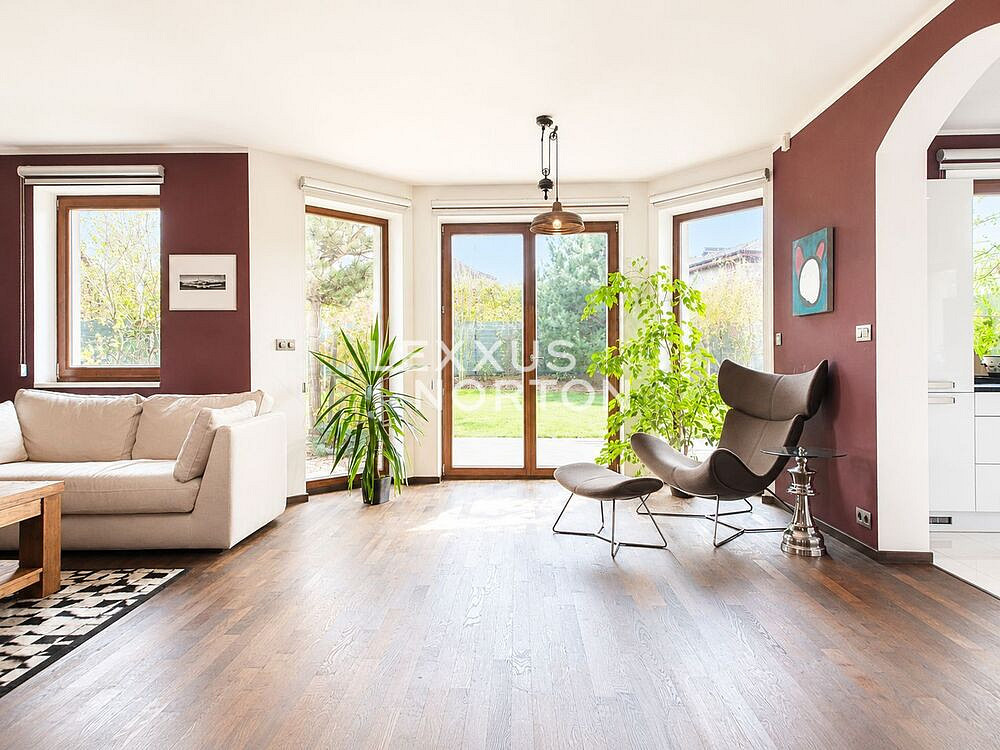 Pronájem domu 260 m² s pozemkem 821 m² — photo 3