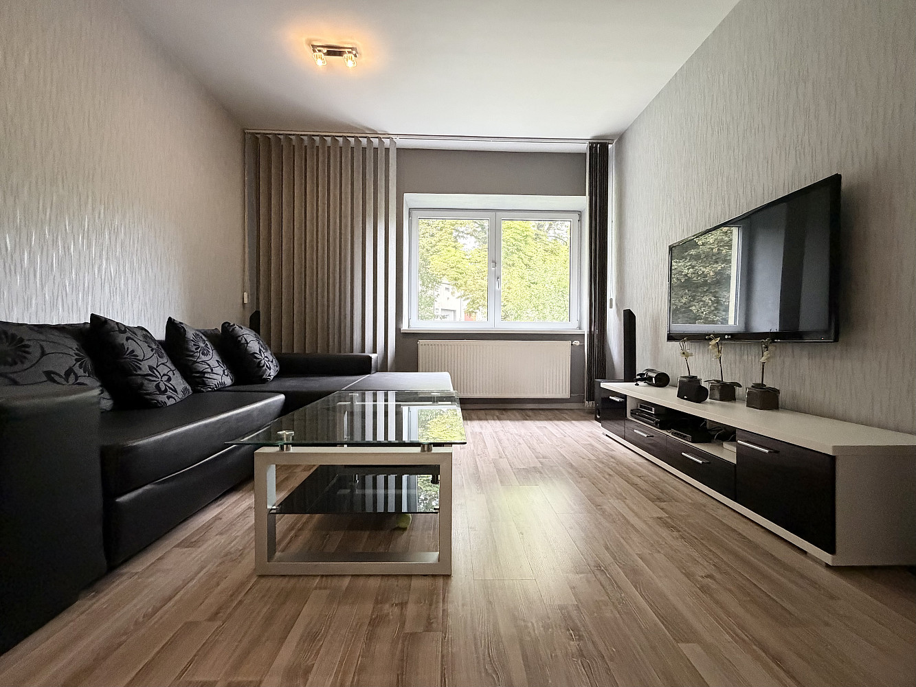 Pronájem obchodních prostor 66 m² – fotografie 2