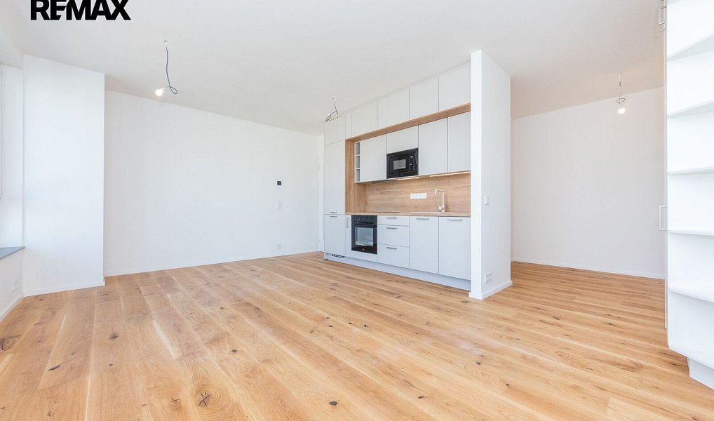 Pronájem bytu 1+kk 37 m², Praha – náhled fotky 8