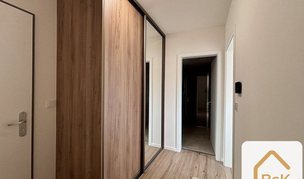 Pronájem bytu 1+kk 32 m², Praha – náhled fotky 11