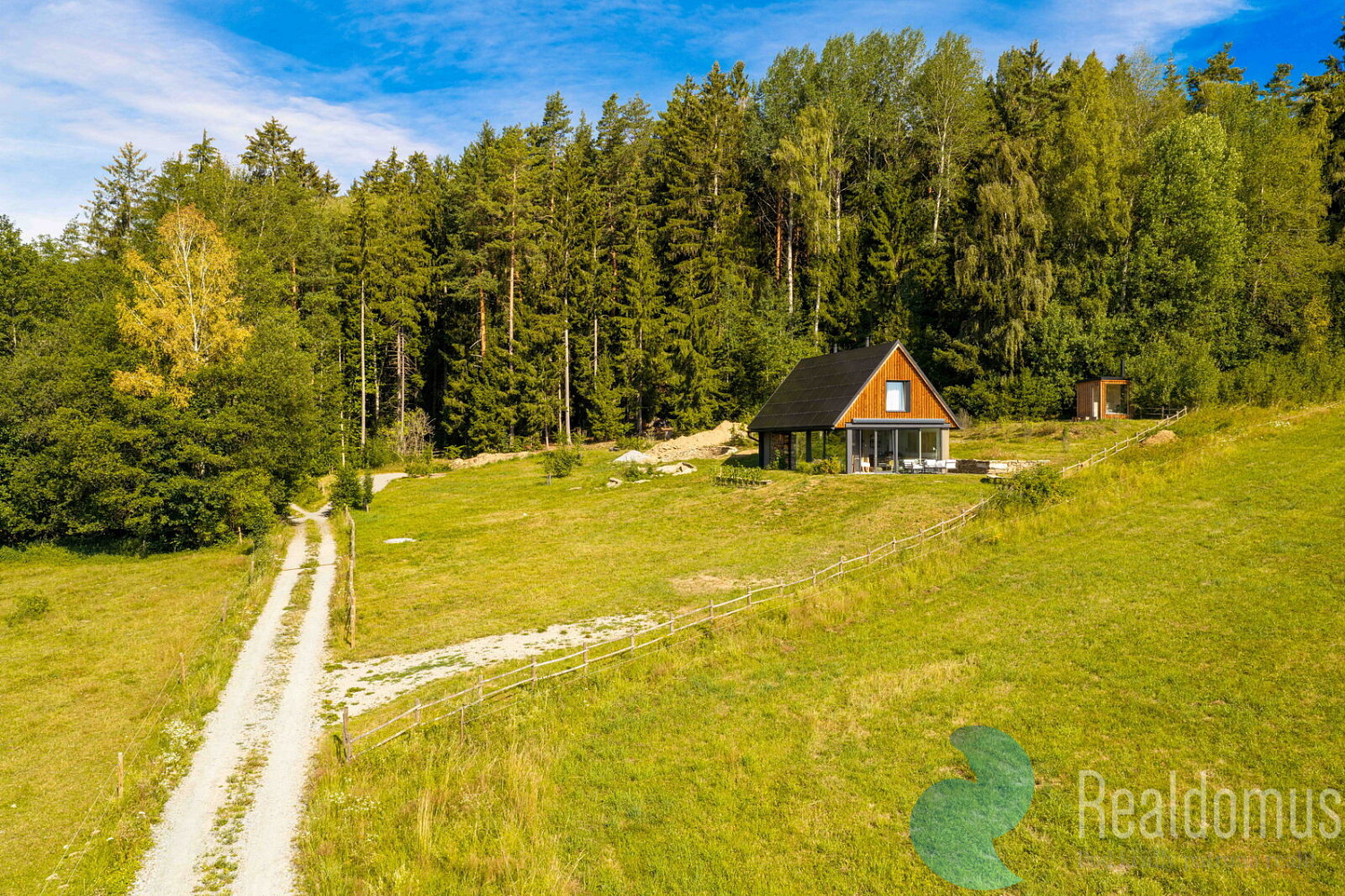 Prodej stavebního pozemku 1 445 m²