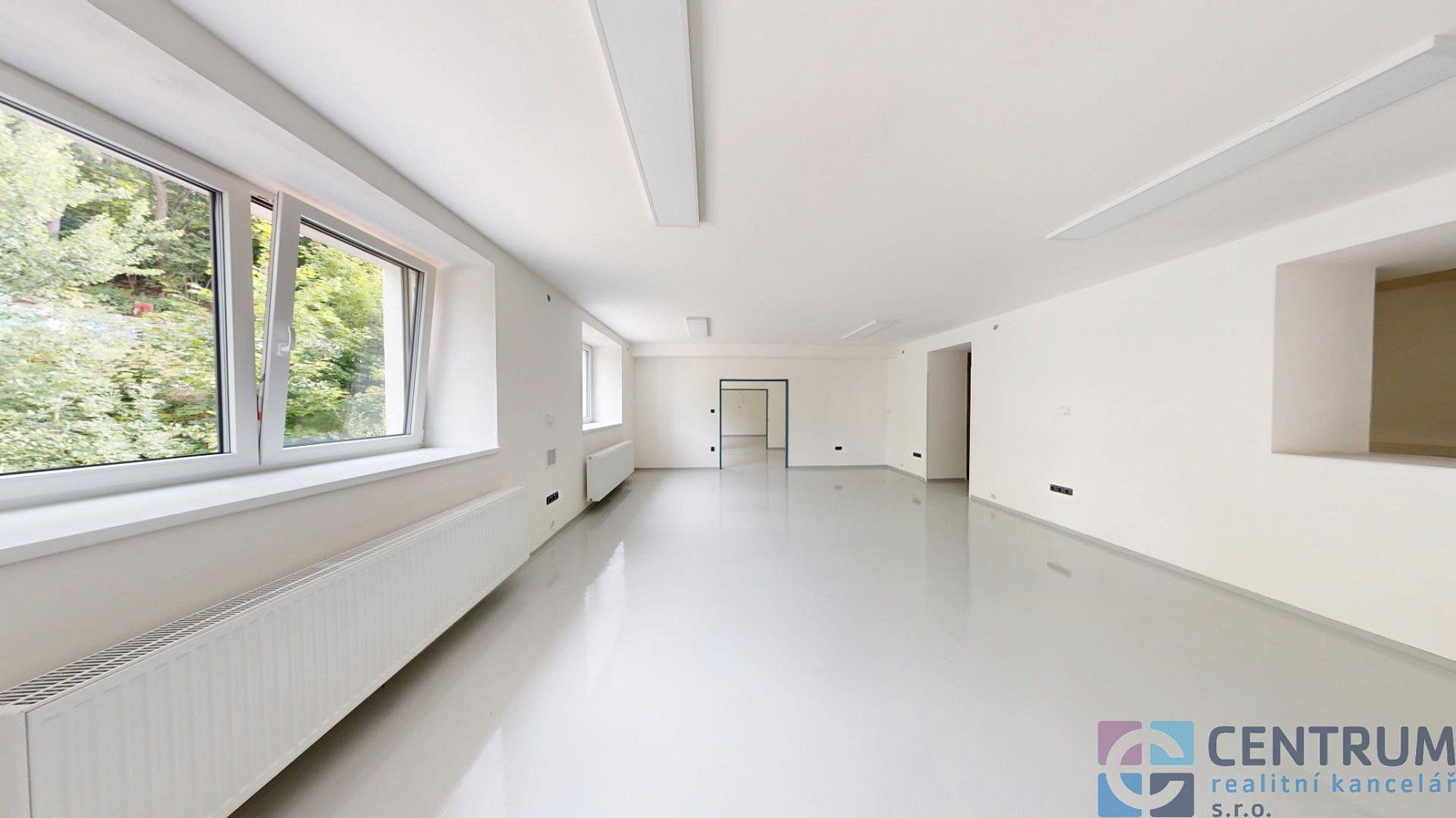Pronájem kanceláře 350 m²