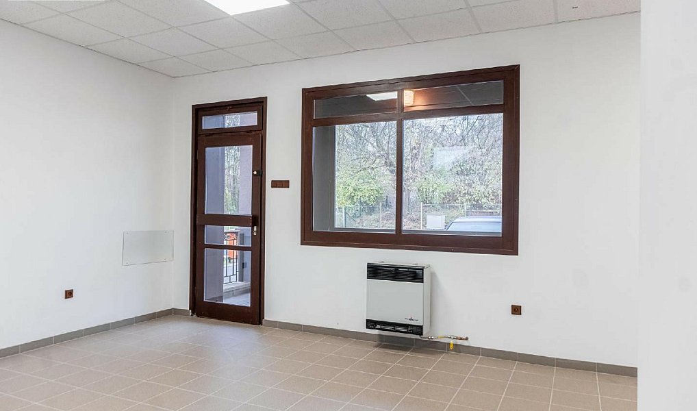Prodej obchodních prostor 69 m², Přelouč – náhled fotky 11