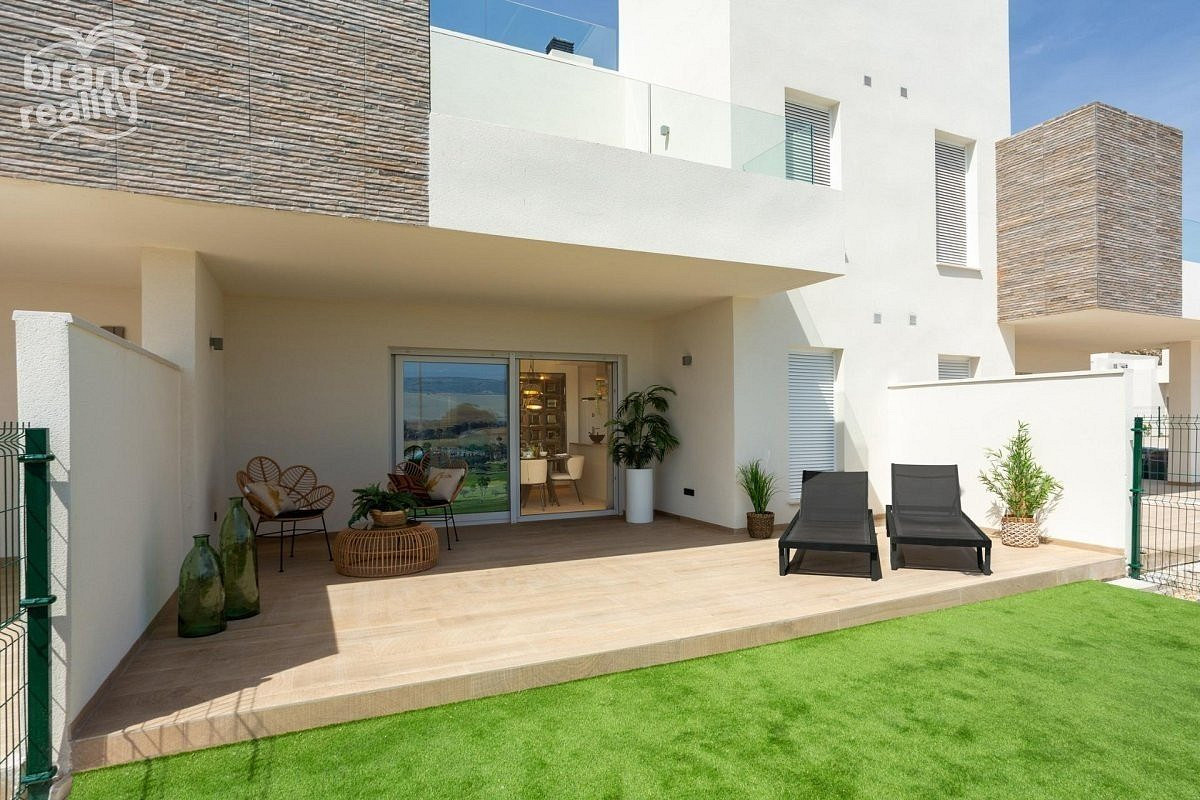 Prodej domu 74 m² s pozemkem 16 m² — photo 2
