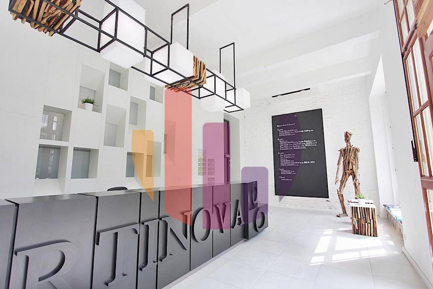 Pronájem kanceláře 250 m² — photo 2