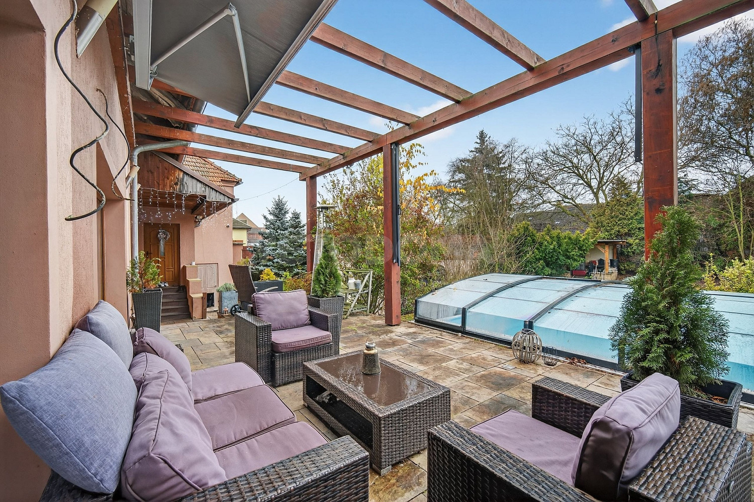 Prodej domu 280 m² s pozemkem 2 085 m²