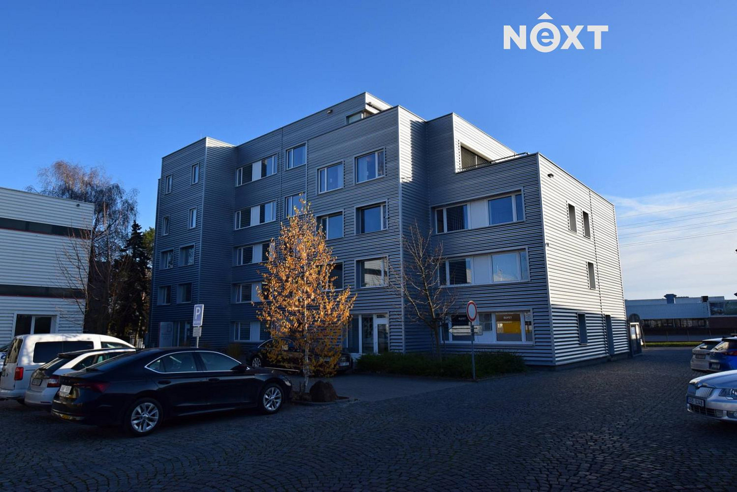 Pronájem kanceláře 163 m² — photo 2