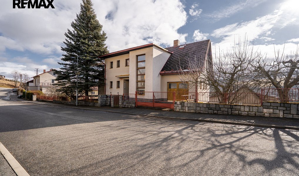 Prodej domu 210 m² s pozemkem 142 m², Vimperk – náhled fotky 4