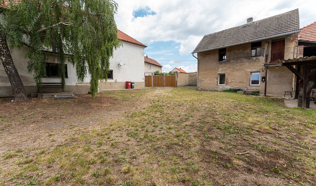 Prodej domu 574 m² s pozemkem 1 620 m², Račiněves – náhled fotky 10