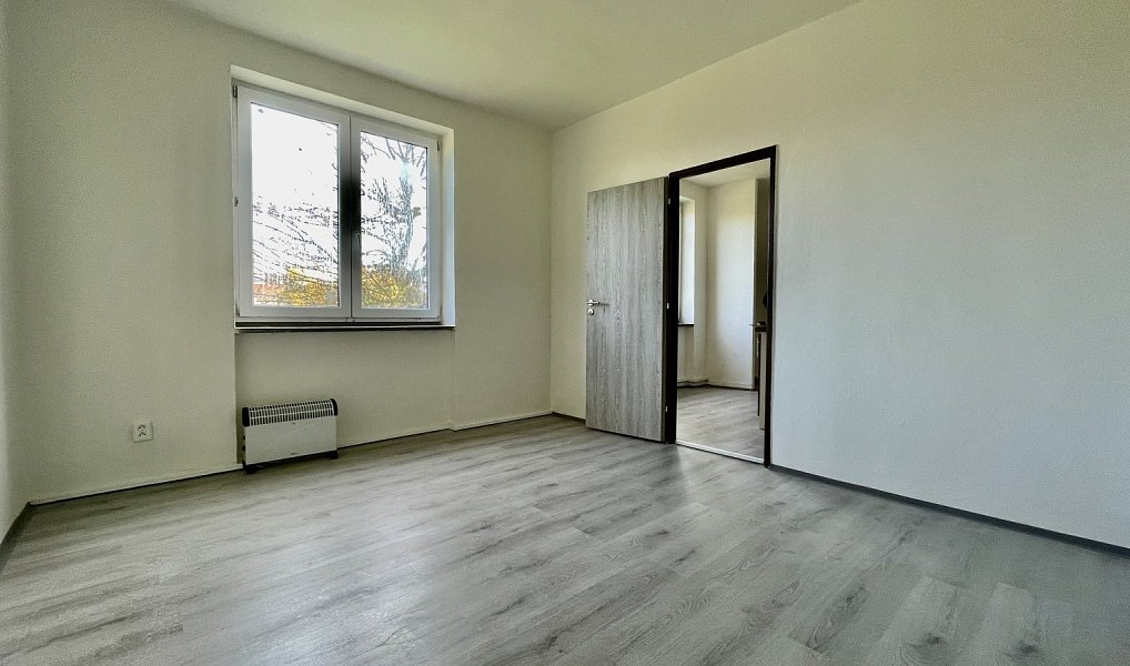 Pronájem bytu 2+1 60 m², Kunovice – náhled fotky 2