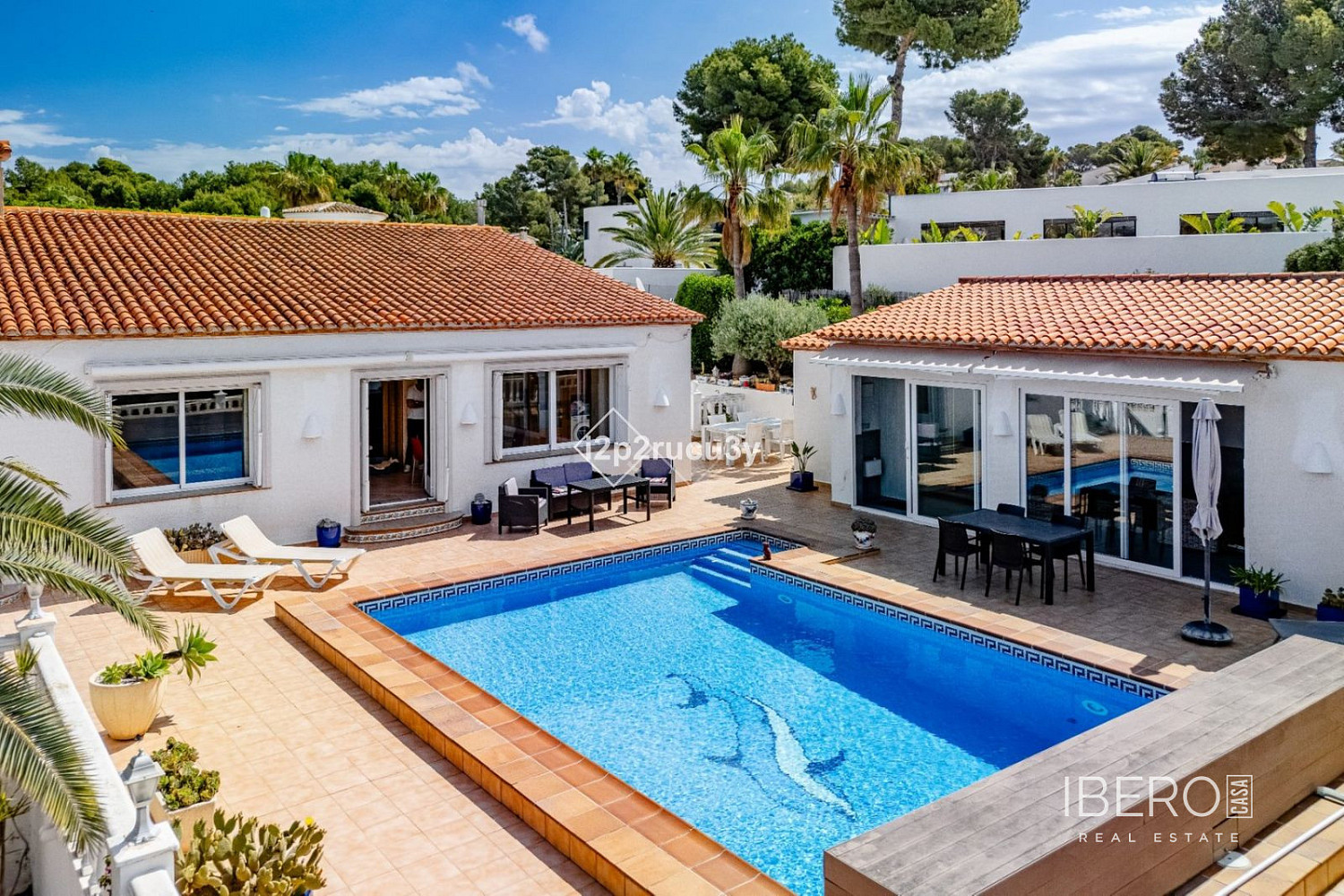 Prodej domu 285 m² s pozemkem 1 039 m²