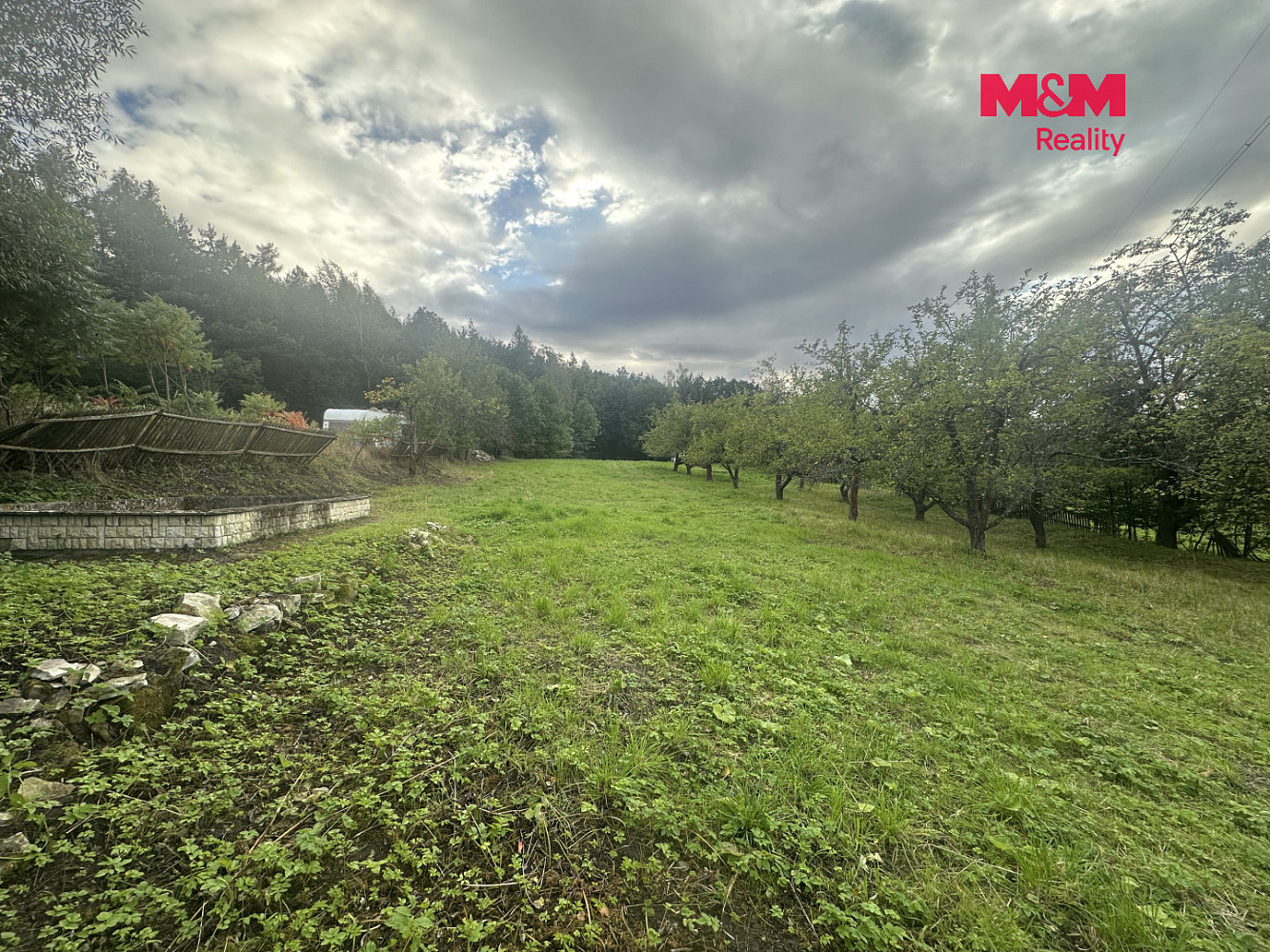 Prodej stavebního pozemku 2 370 m² – fotografie 3