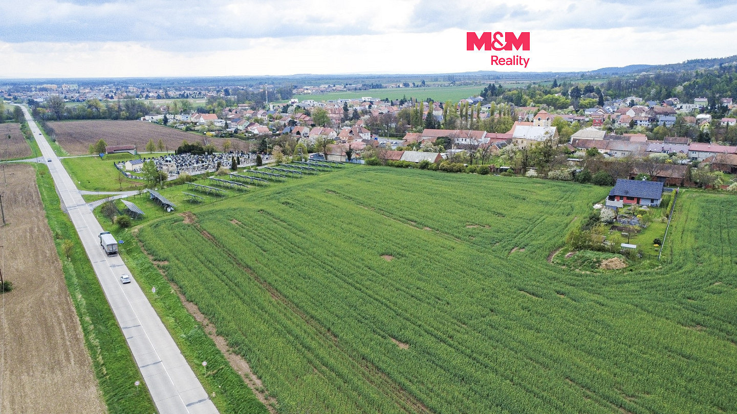 Prodej stavebního pozemku 1 448 m²