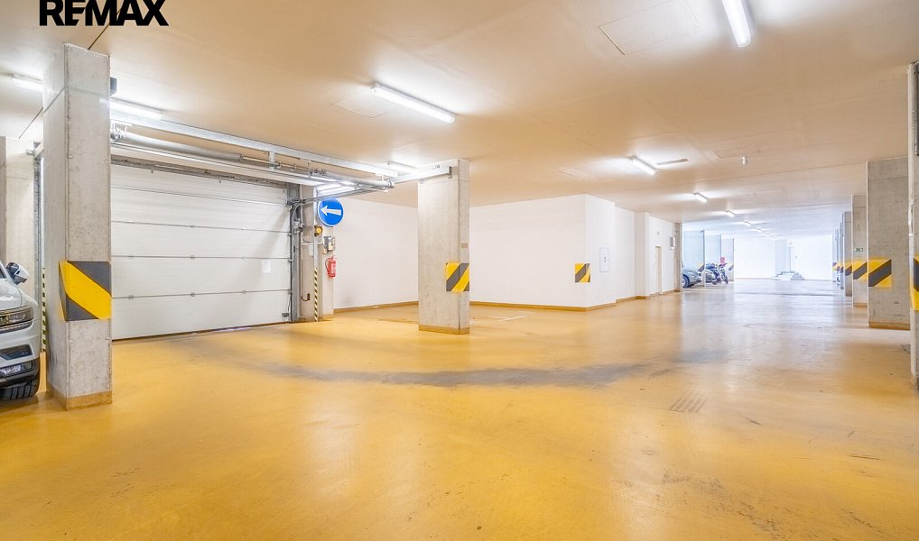 Prodej garážového stání 13m2 Bartoškova ulice Praha 4 Nusle, Praha – náhled fotky 4