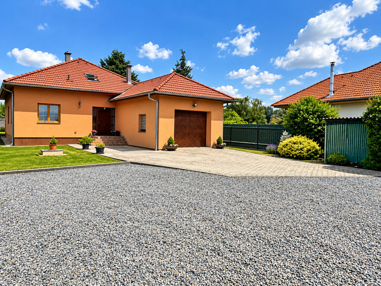 Prodej domu 280 m² s pozemkem 1 120 m²