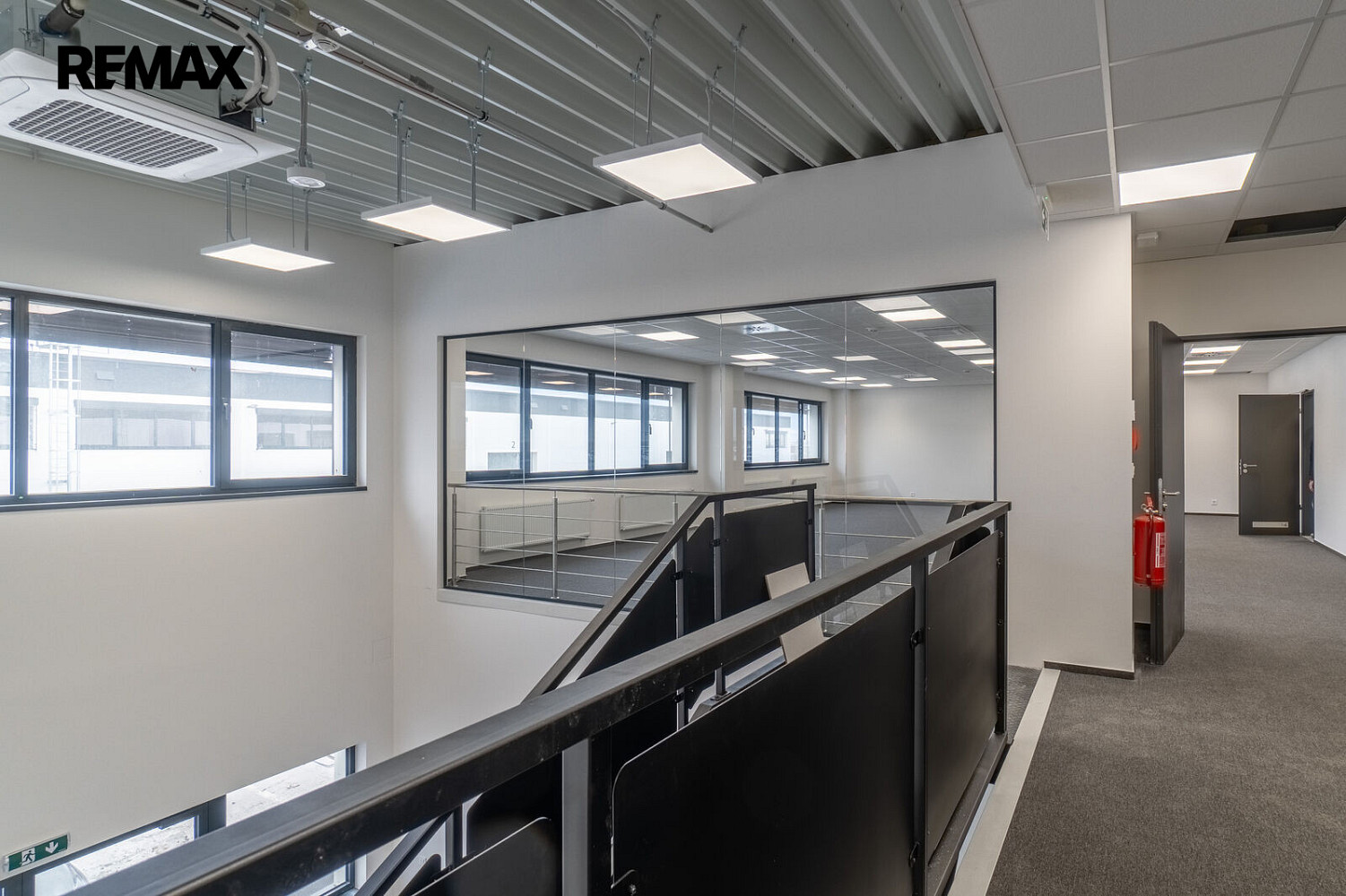 Pronájem kanceláře 289 m²