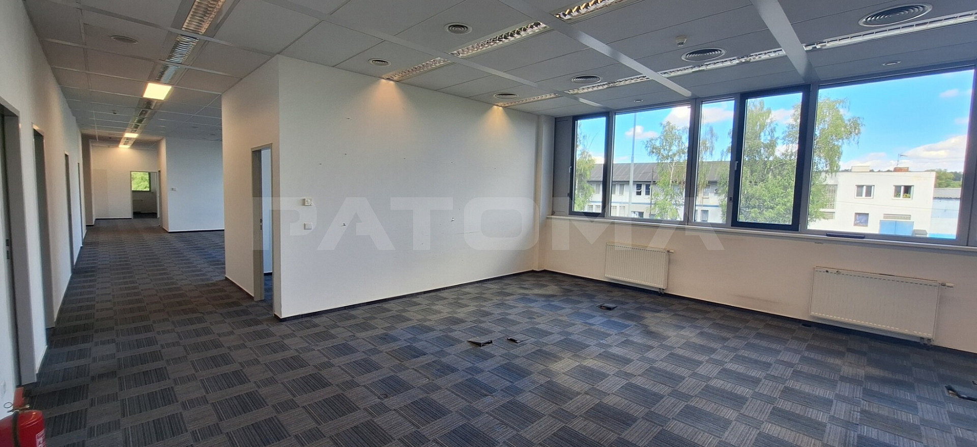 Pronájem kanceláře 200 m² – fotografie 4