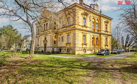 Prodej domu 630 m² s pozemkem 5 000 m², Křinec, okres Nymburk