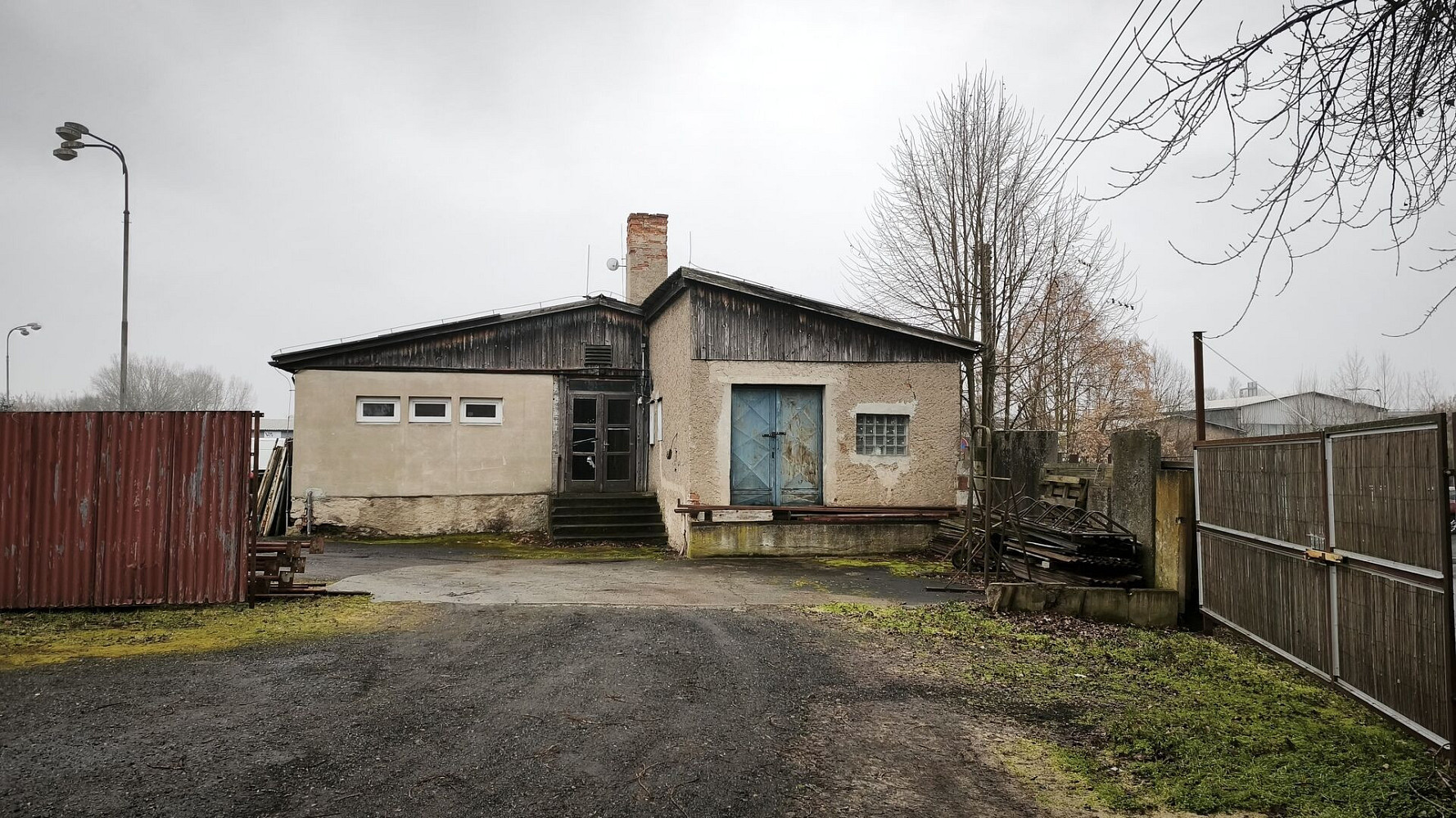 Prodej výrobních prostor 2 000 m² – další