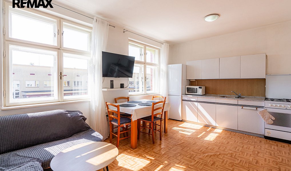 Prodej ubytovacího objektu 190 m², Veselí nad Moravou – náhled fotky 8