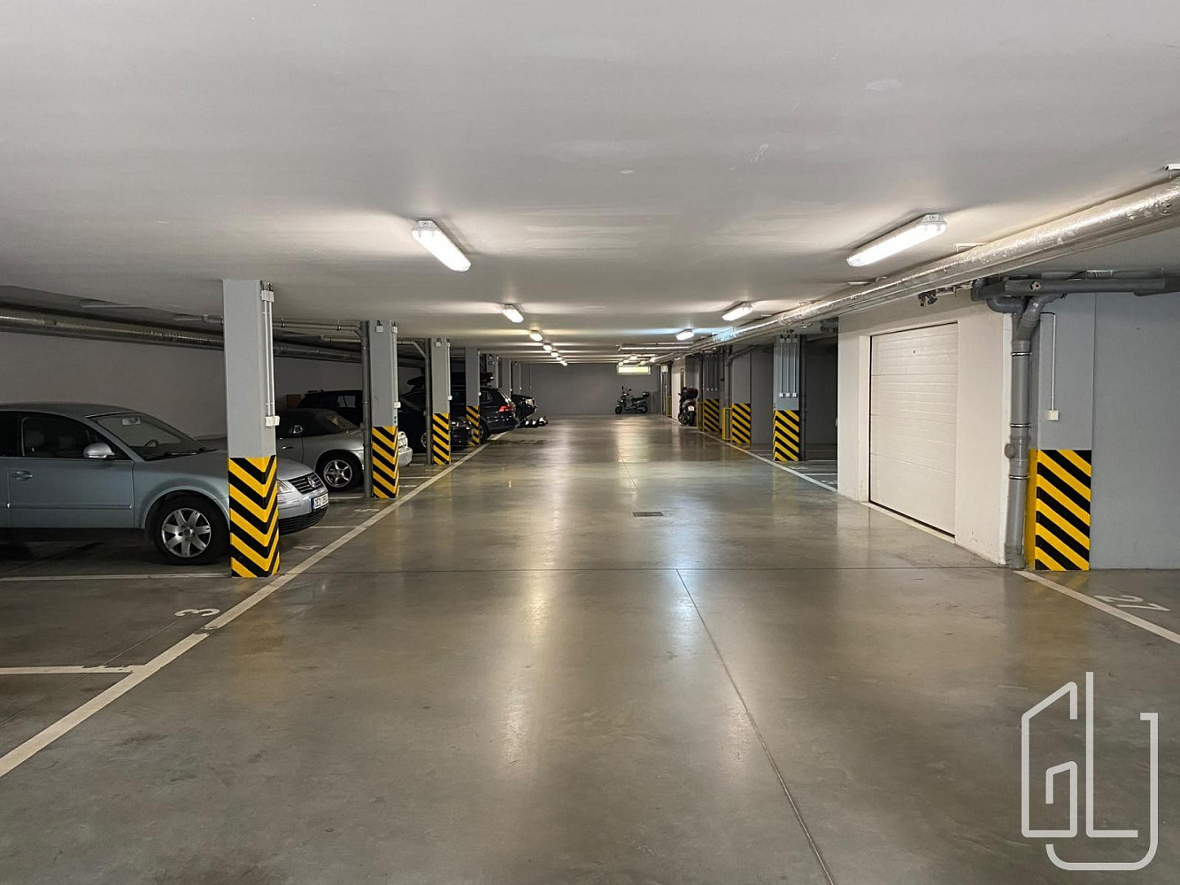 Pronájem garážového stání - Brno - Obřany – fotografie 2
