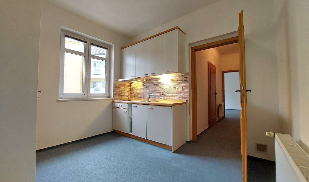 Pronájem bytu 1+1 40 m², Hradec Králové – náhled fotky 2